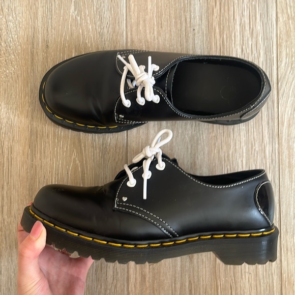 SOLD - Dr. Martens Heart Oxfords - Picture 4 of 4